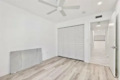 209 NE Lincoln Circle N St Petersburg FL 33702
