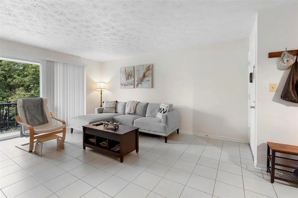 4376 Lake Underhill Road Orlando FL 32803