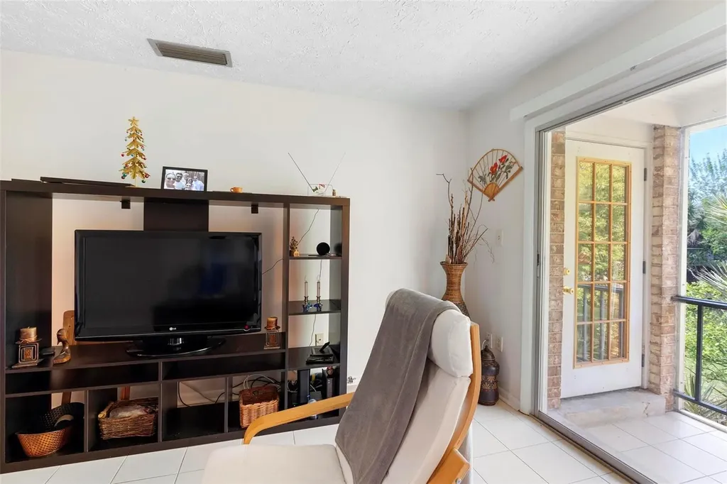 4376 Lake Underhill Road Orlando FL 32803