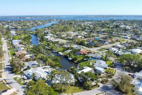 115 65th Street Court NW Bradenton FL 34209