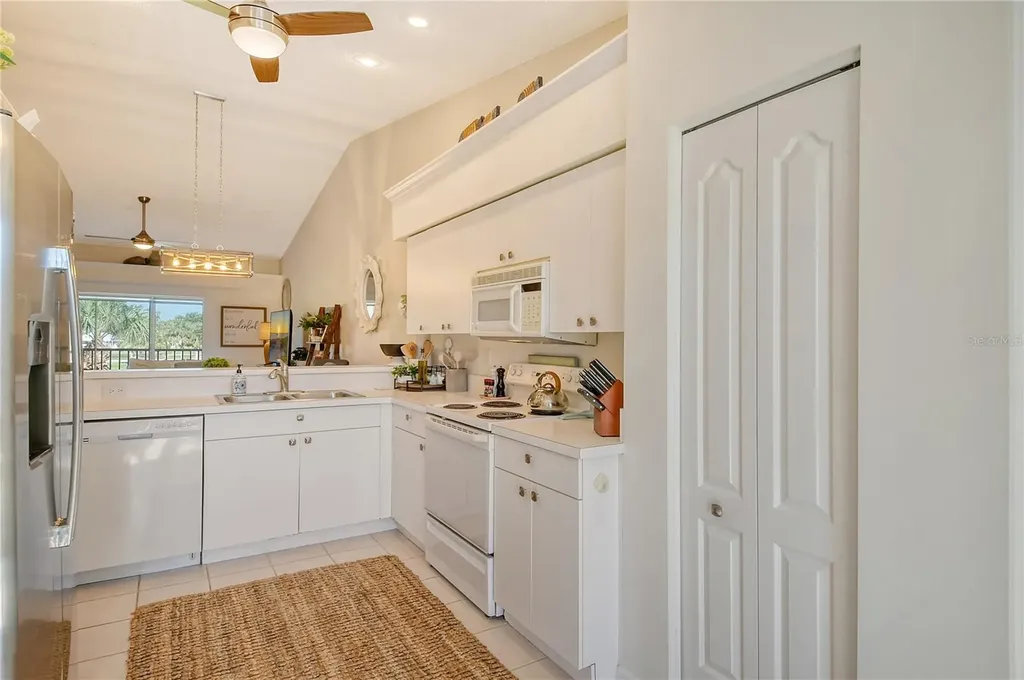 9570 High Gate Drive Sarasota FL 34238