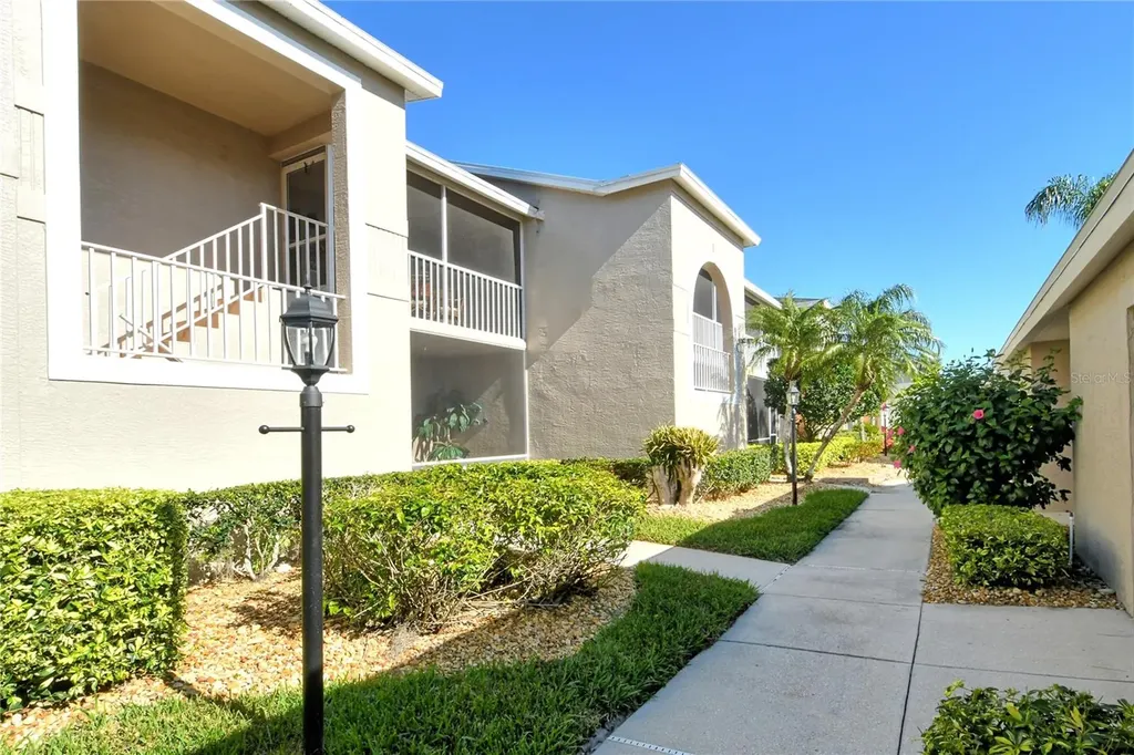 9570 High Gate Drive Sarasota FL 34238