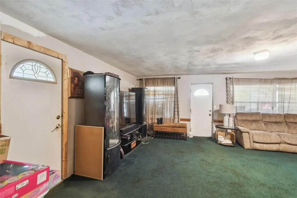 4002 W Gray Street Tampa FL 33609