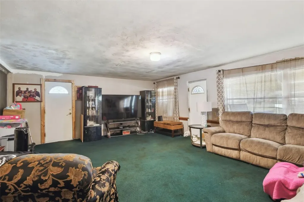 4002 W Gray Street Tampa FL 33609