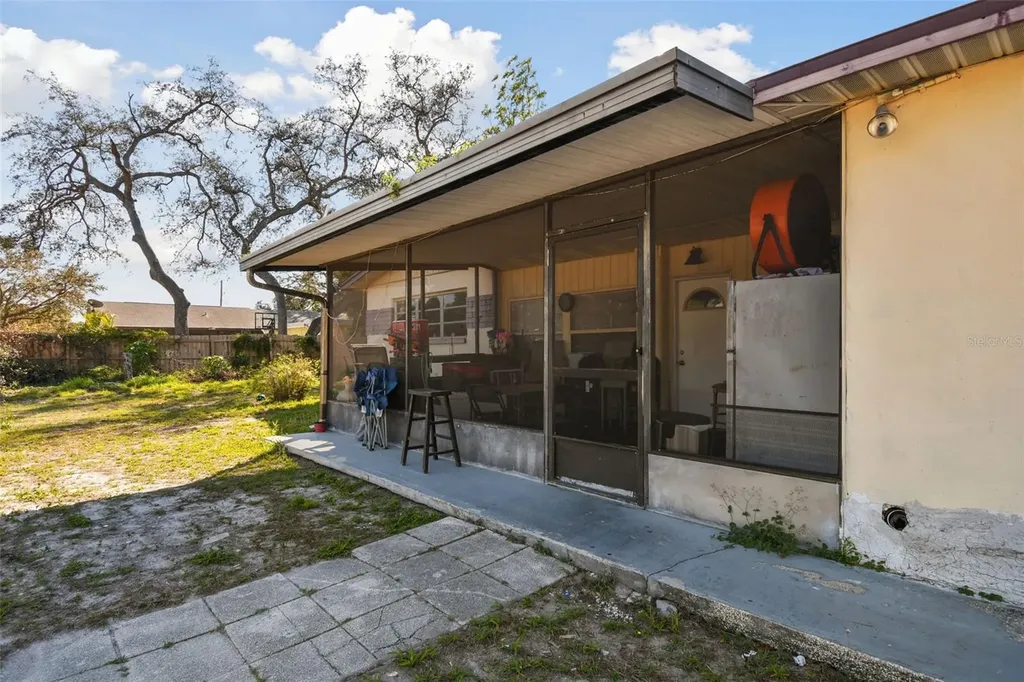 4002 W Gray Street Tampa FL 33609