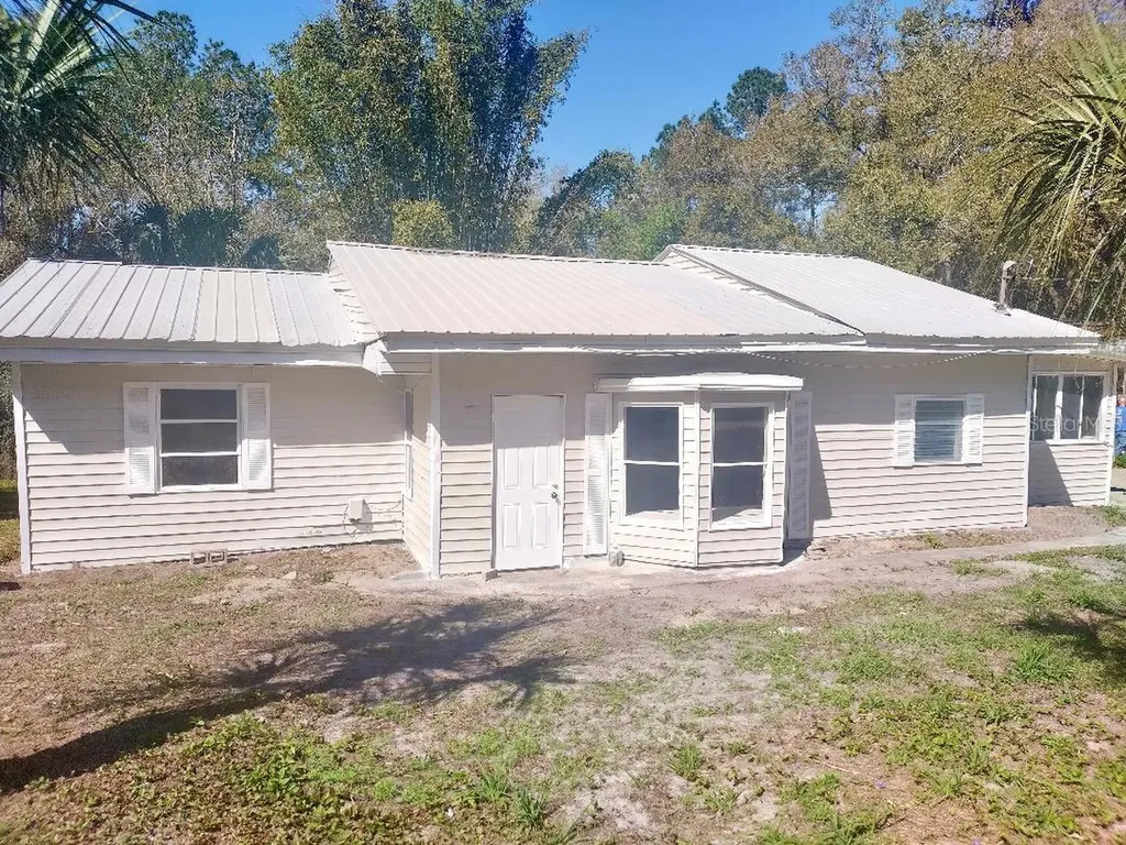 4700 SE 160th Court Ocklawaha FL 32179