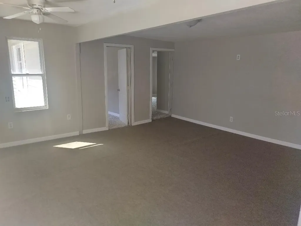4700 SE 160th Court Ocklawaha FL 32179