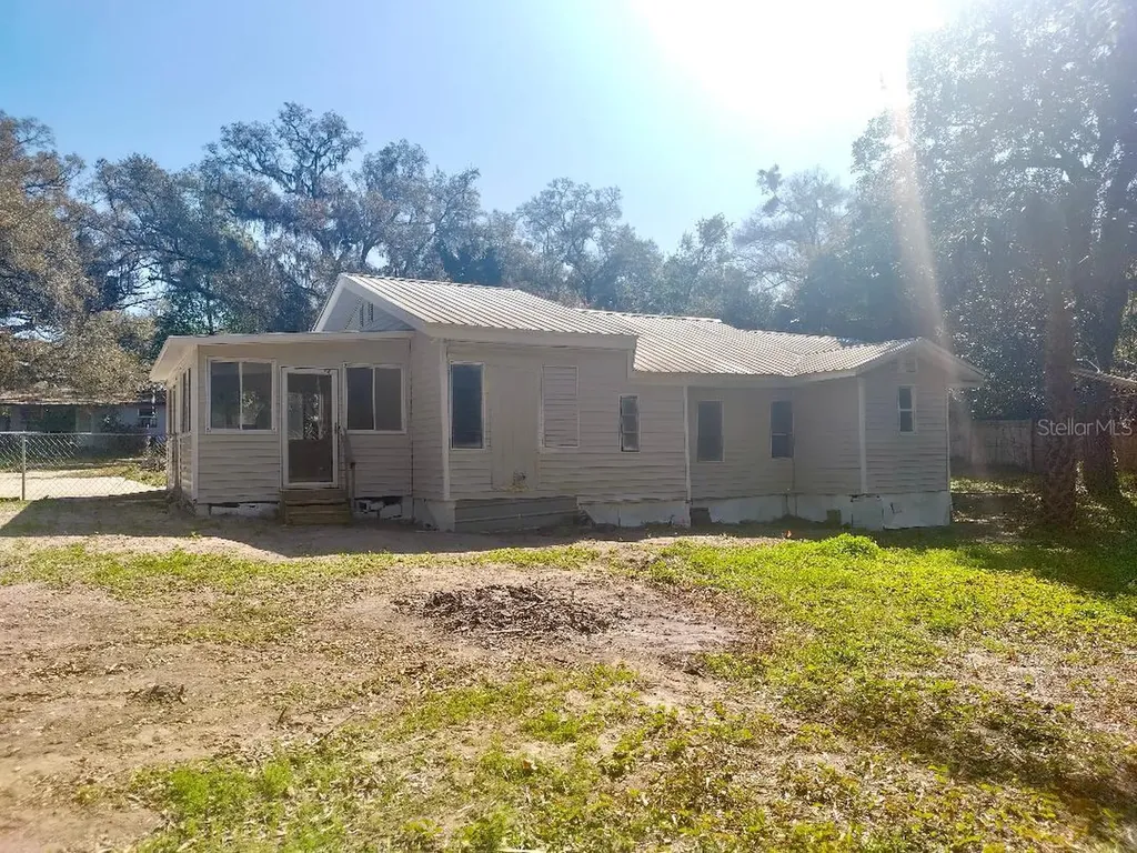 4700 SE 160th Court Ocklawaha FL 32179