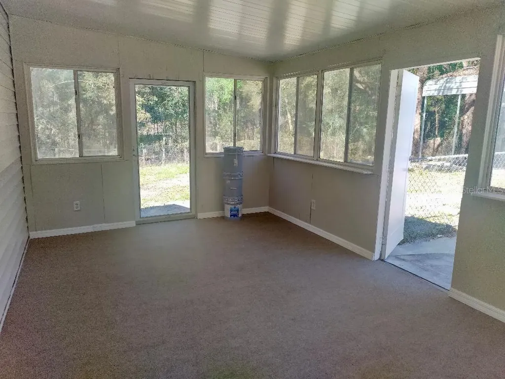 4700 SE 160th Court Ocklawaha FL 32179