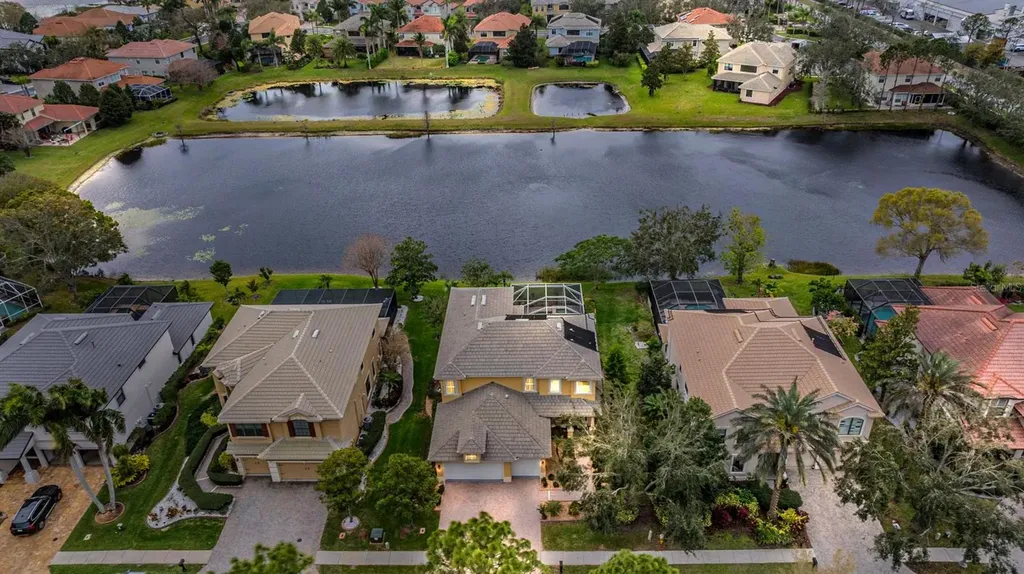 2665 Lakebreeze Lane N Clearwater FL 33759