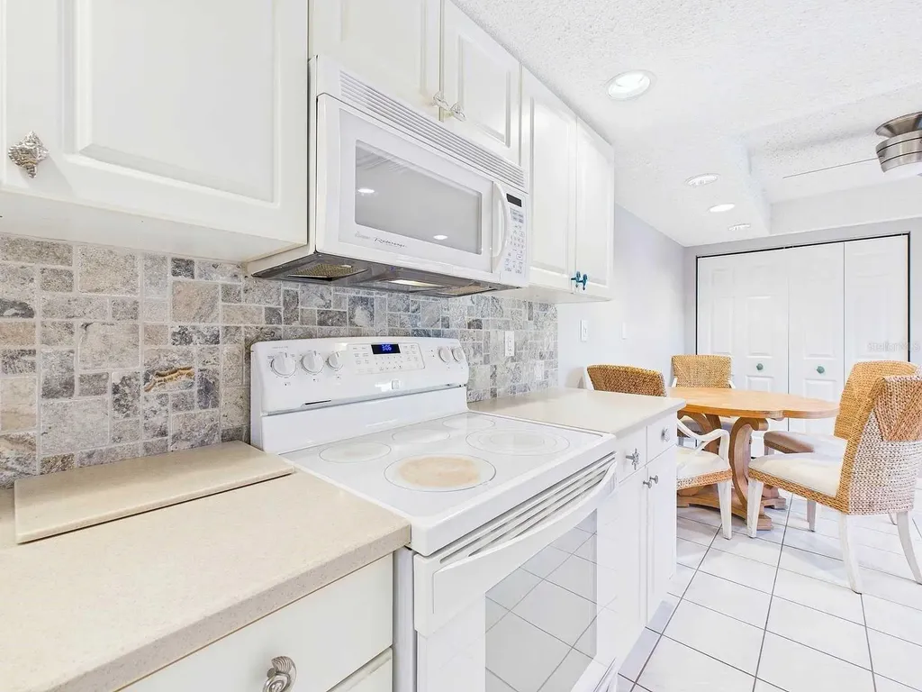 4534 La Jolla Drive Bradenton FL 34210