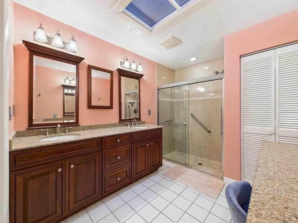 4534 La Jolla Drive Bradenton FL 34210