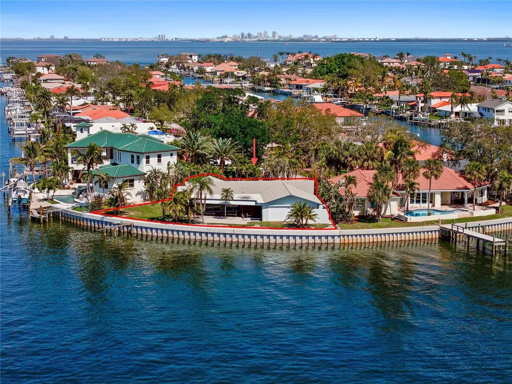 1901 Illinois Avenue NE St Petersburg FL 33703
