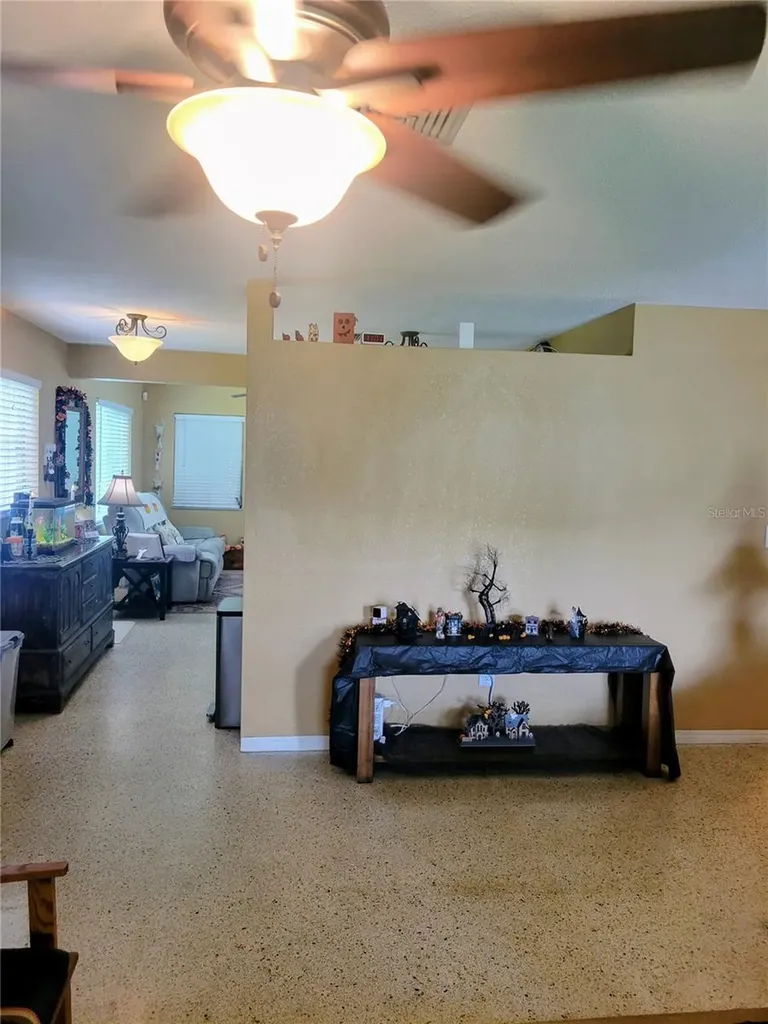 4976 12th Avenue N St Petersburg FL 33710