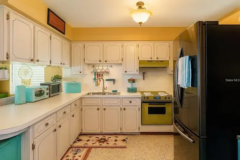 4976 12th Avenue N St Petersburg FL 33710