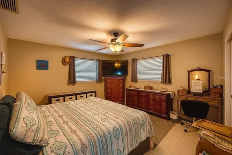 4976 12th Avenue N St Petersburg FL 33710