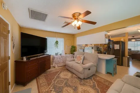 4976 12th Avenue N St Petersburg FL 33710