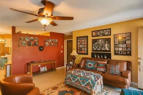 4976 12th Avenue N St Petersburg FL 33710