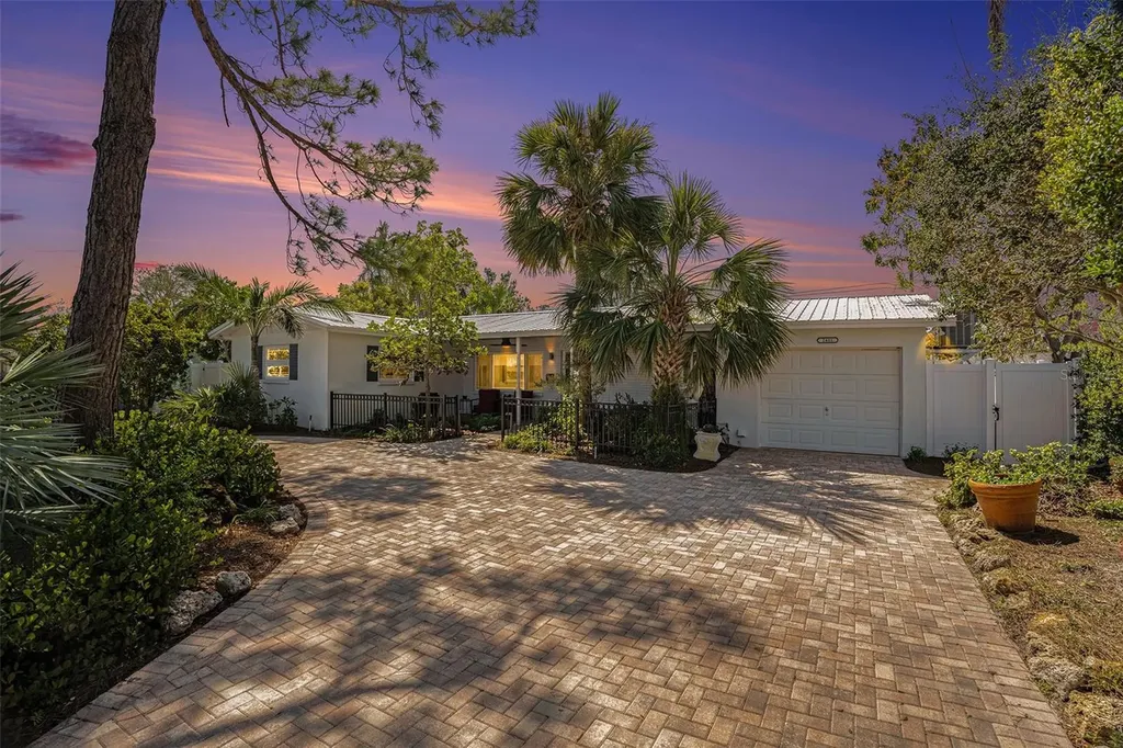 2401 S Shore Drive SE St Petersburg FL 33705