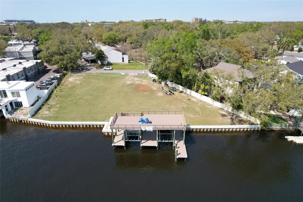 4033 N River View Avenue Tampa FL 33607