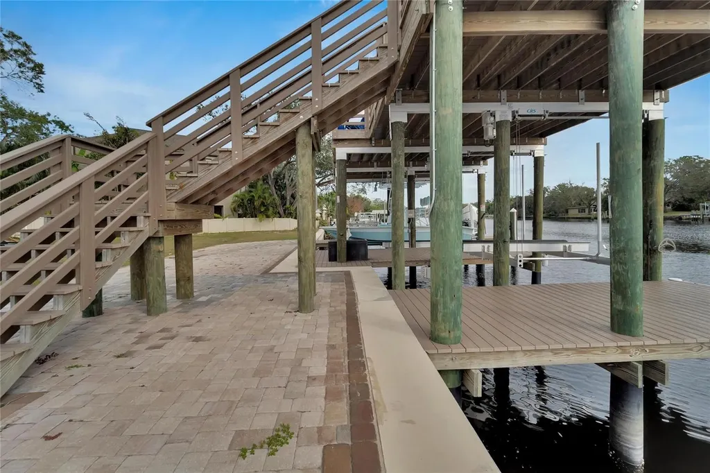 4033 N River View Avenue Tampa FL 33607