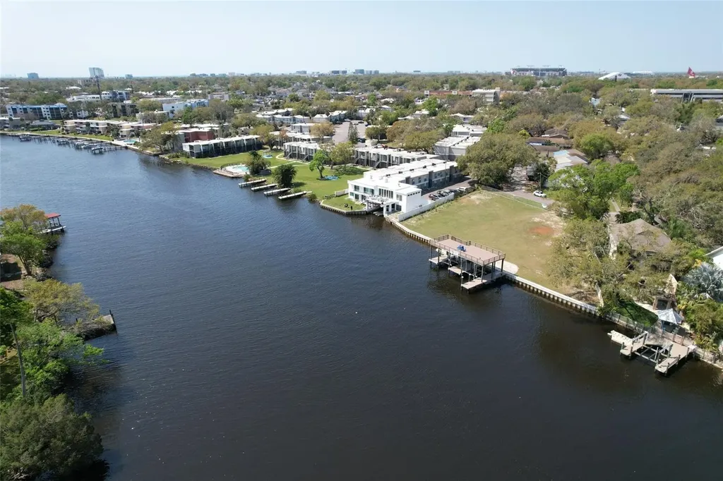 4033 N River View Avenue Tampa FL 33607