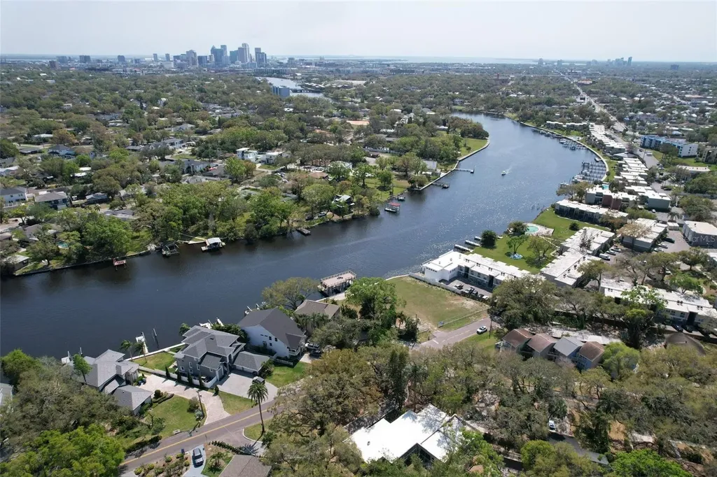 4033 N River View Avenue Tampa FL 33607