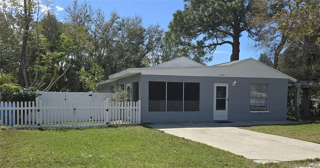 6194 59th Place N St Petersburg FL 33709