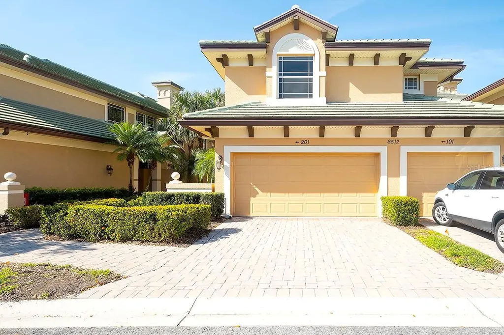 6512 Moorings Point Circle Lakewood Ranch FL 34202