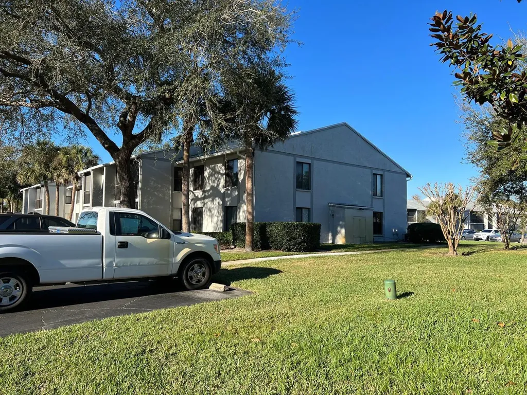 1324 S Pine Ridge Circle Sanford FL 32773