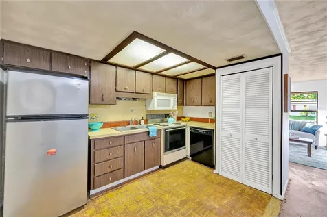 804 Papaya Drive Tampa FL 33619
