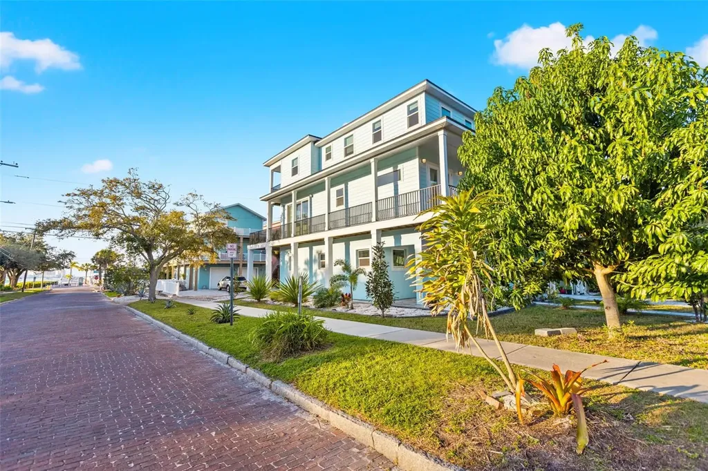 5402 31st Avenue S Gulfport FL 33707