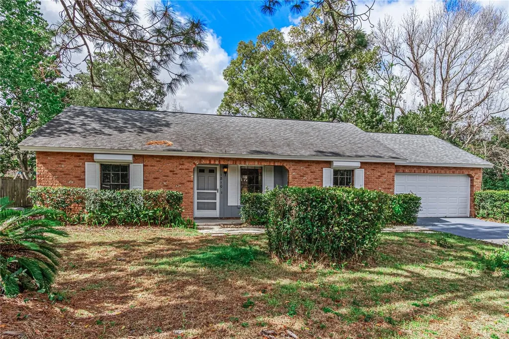 1810 W Cooper Drive Deltona FL 32725