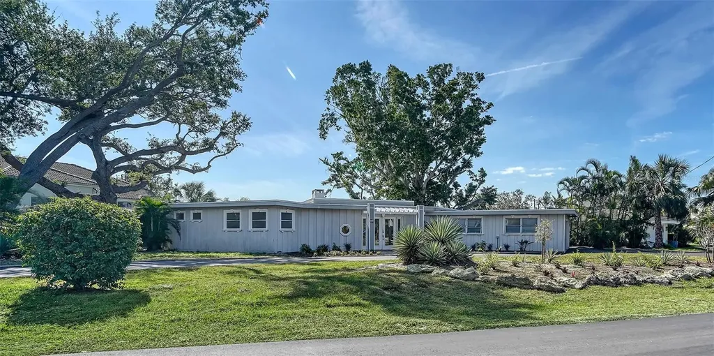 1718 Caribbean Drive Sarasota FL 34231