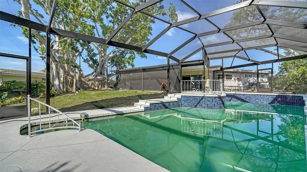 1718 Caribbean Drive Sarasota FL 34231
