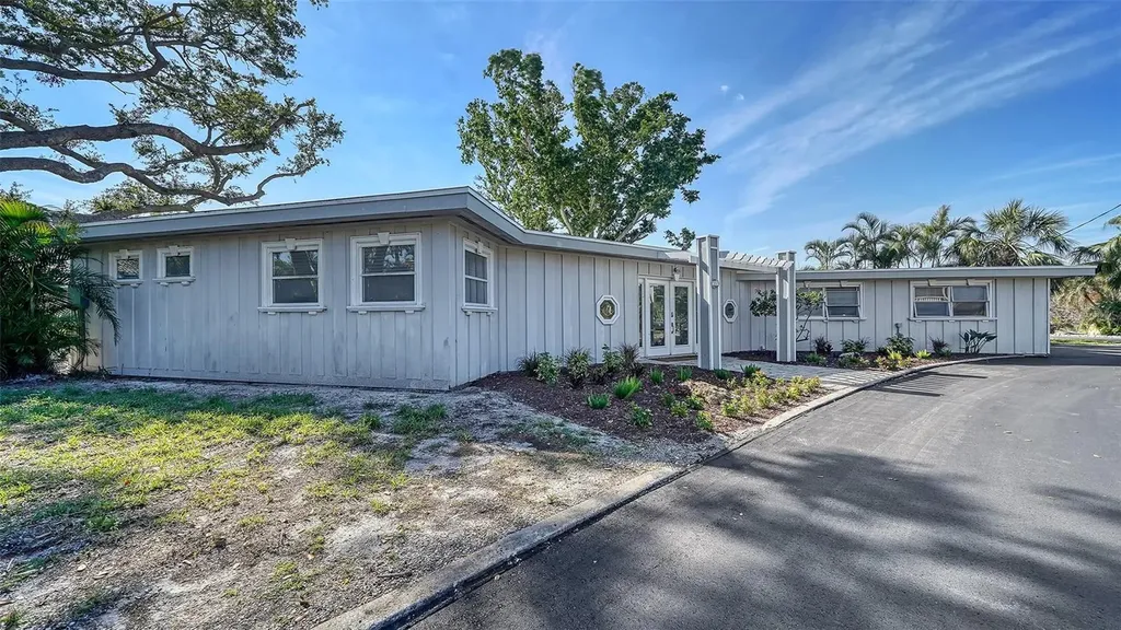 1718 Caribbean Drive Sarasota FL 34231