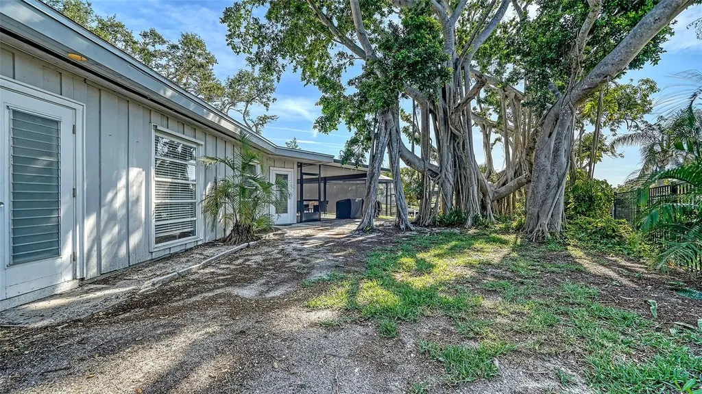 1718 Caribbean Drive Sarasota FL 34231