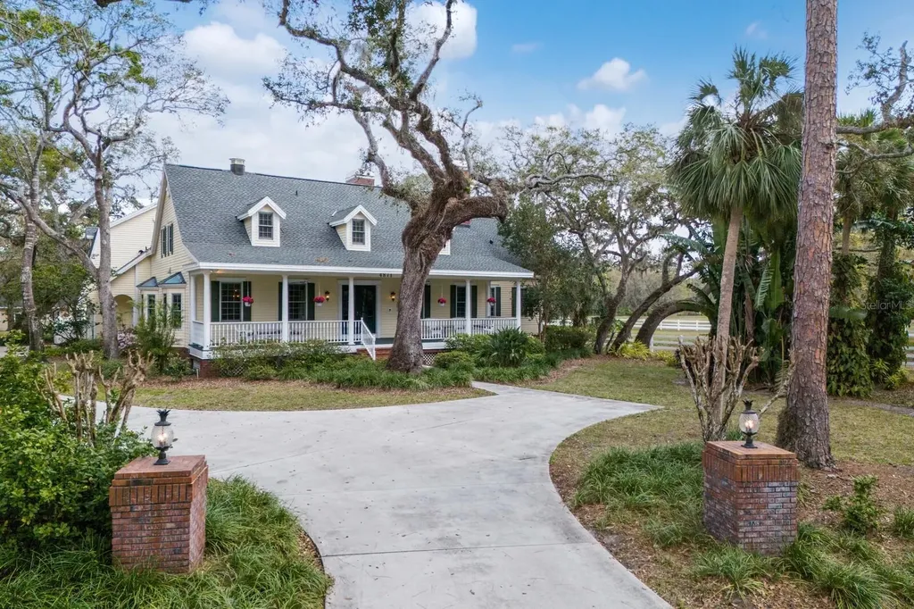 4871 Hoyer Drive Sarasota FL 34241
