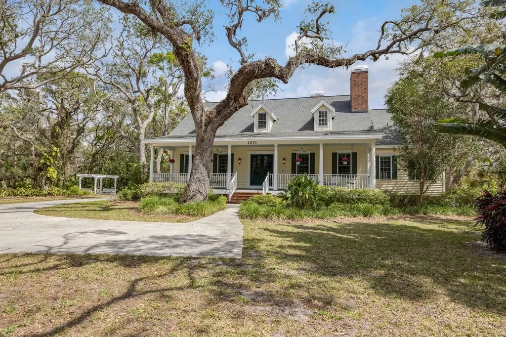 4871 Hoyer Drive Sarasota FL 34241