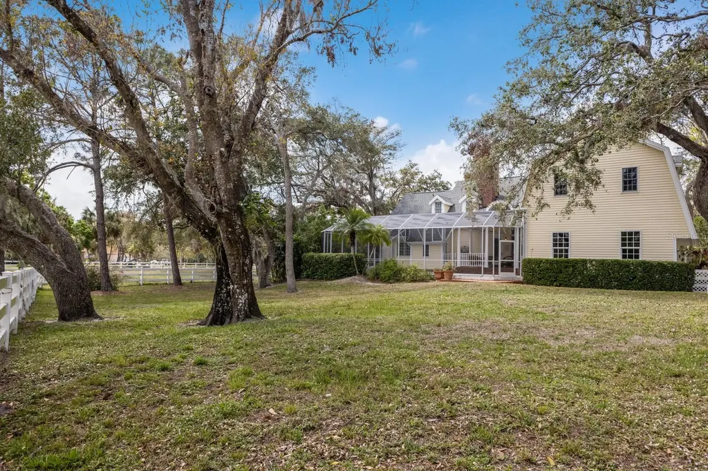 4871 Hoyer Drive Sarasota FL 34241