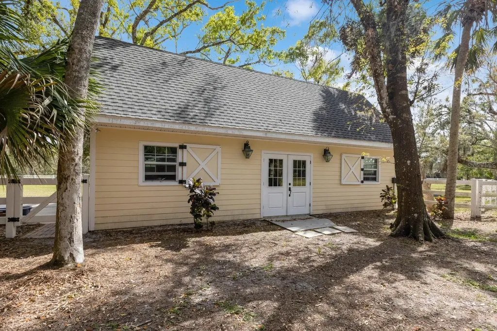 4871 Hoyer Drive Sarasota FL 34241