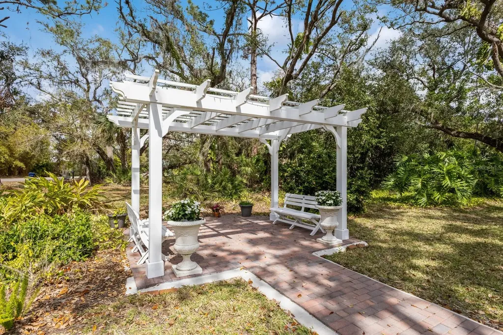 4871 Hoyer Drive Sarasota FL 34241