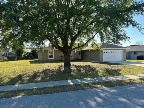 379 Renssalaer Avenue Auburndale FL 33823