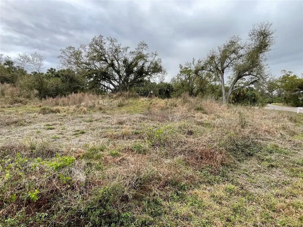 1808 Capitol Street North Port FL 34288