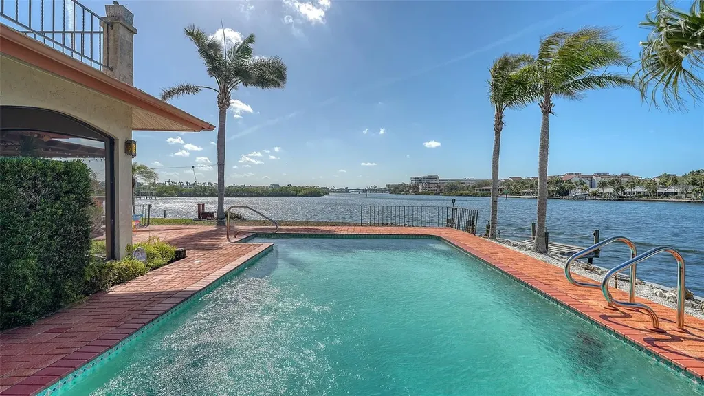 1444 Ridgewood Lane Sarasota FL 34231