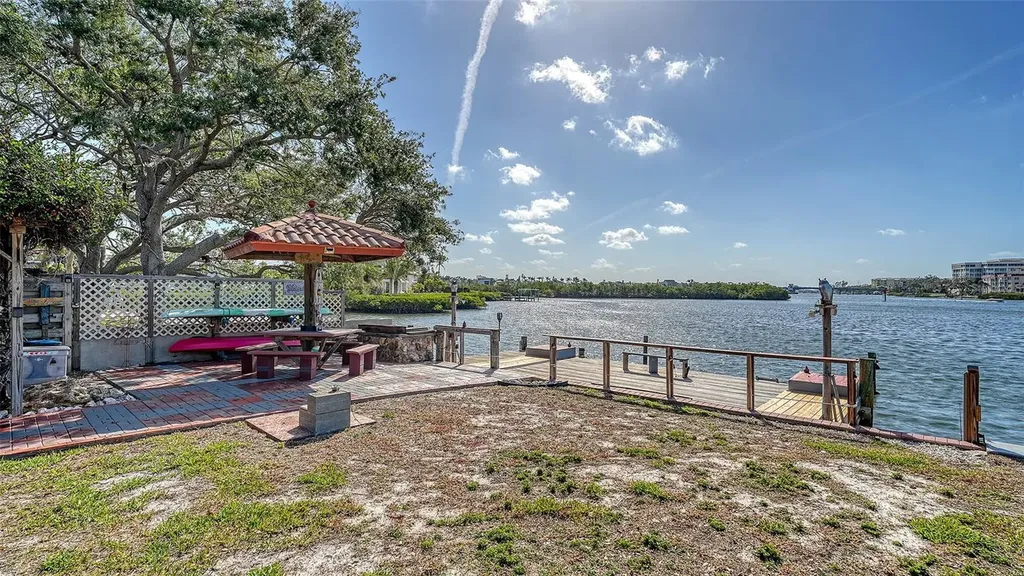 1444 Ridgewood Lane Sarasota FL 34231