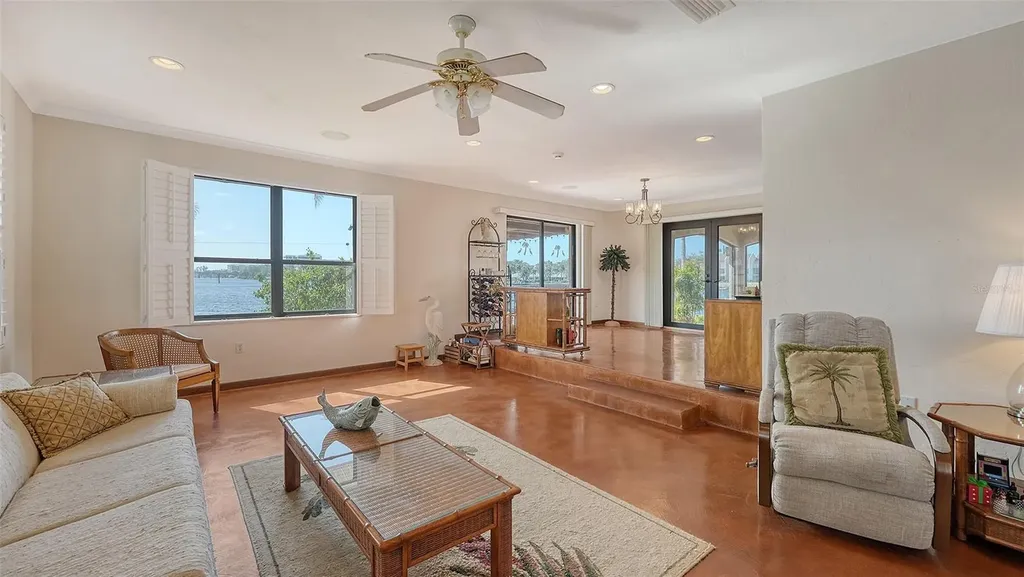 1444 Ridgewood Lane Sarasota FL 34231