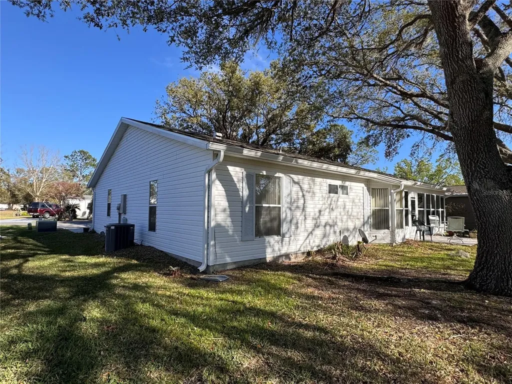 25527 Oak Alley Leesburg FL 34748