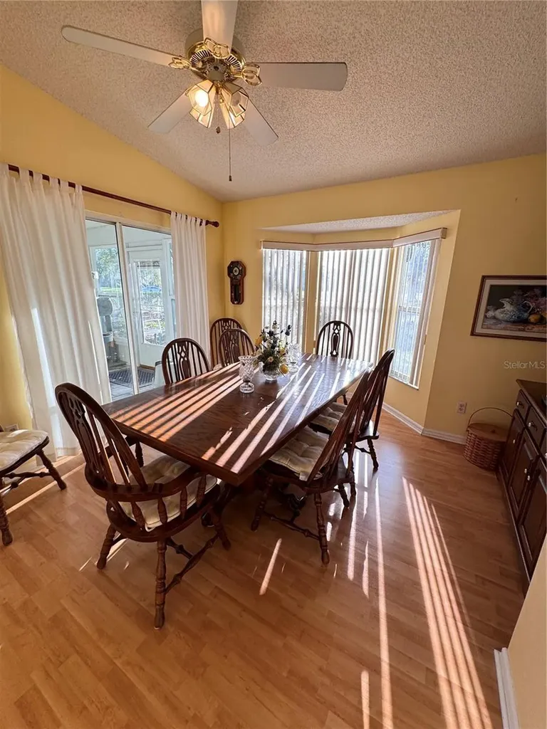 25527 Oak Alley Leesburg FL 34748