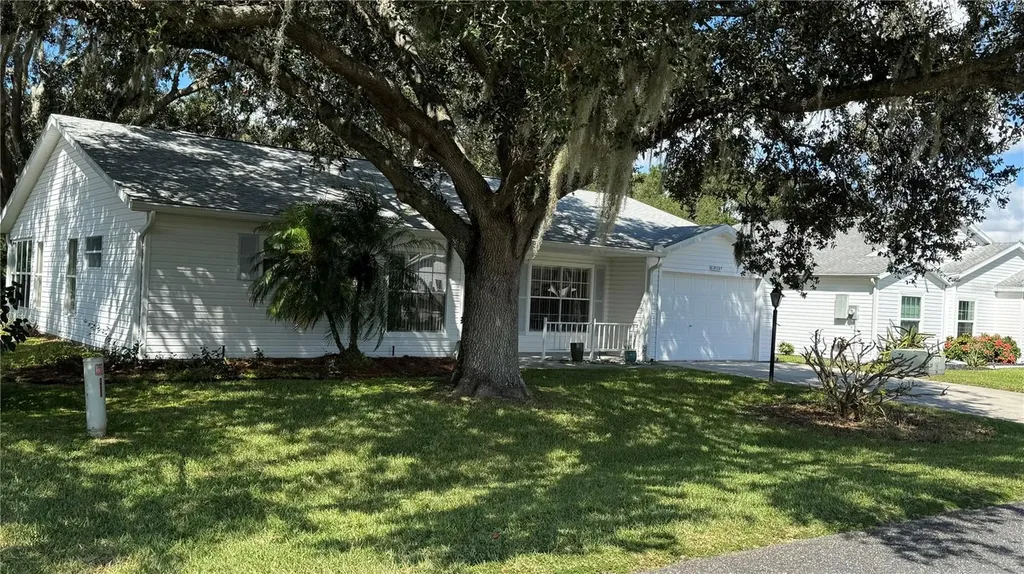 25527 Oak Alley Leesburg FL 34748